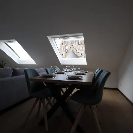 Ueber Den Daechern Von Apartman *