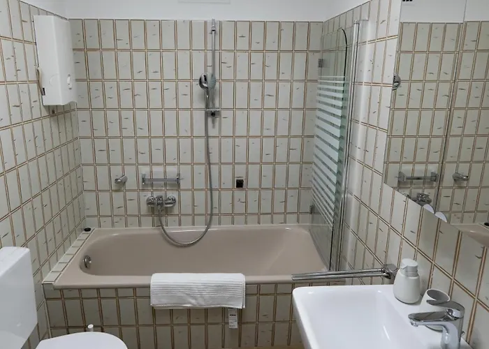 Ueber Den Daechern Von *